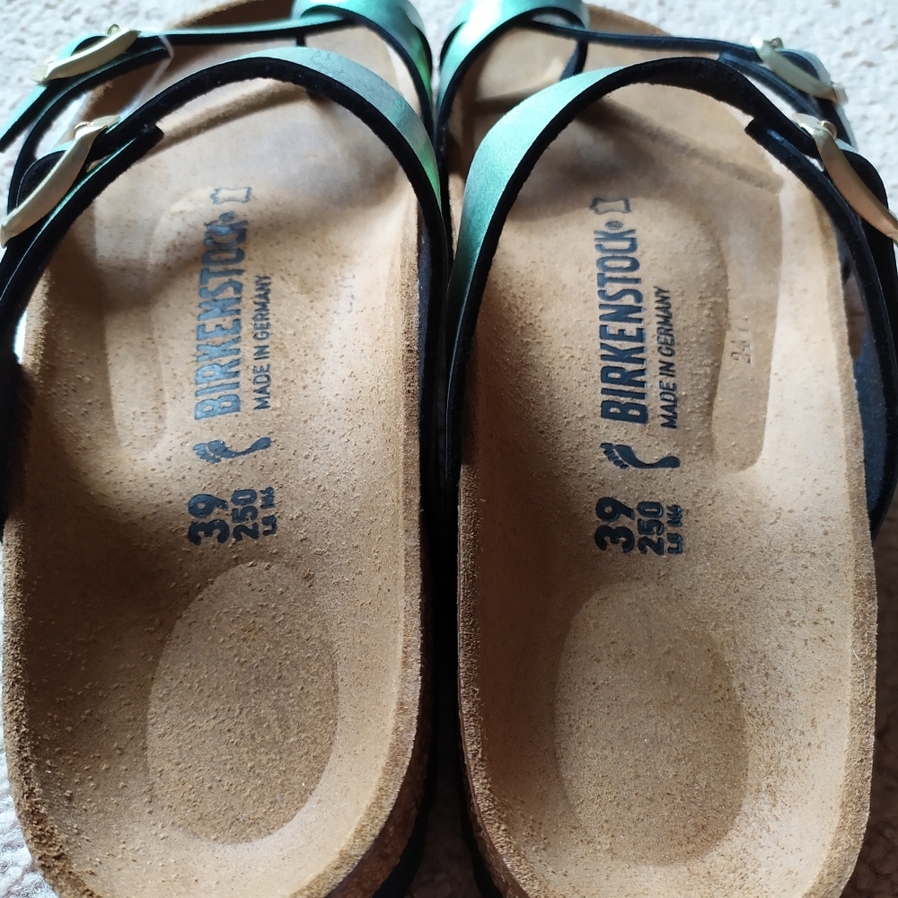 Birkenstock Mayari
Graceful Gemm Gold Sandal NWT - Picture 10 of 12